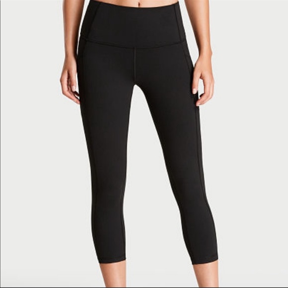 Victoria's Secret Pants - KNOCKOUT BY VICTORIA SPORT HIGH-RISE POCKET CAPRI